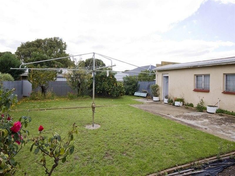 13 McAllan Avenue, Seaton SA 5023