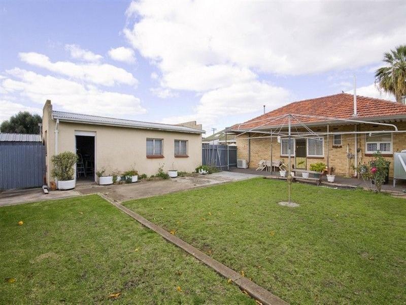 13 McAllan Avenue, Seaton SA 5023