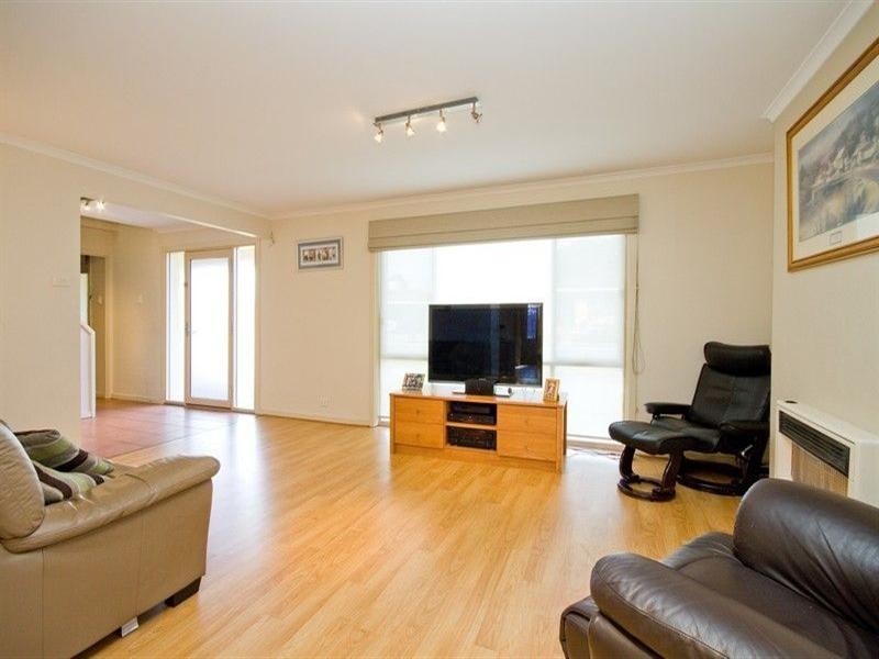 7 Monaco Crescent, Grange SA 5022