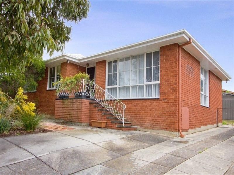 8 Sherwood Avenue, Happy Valley SA 5159