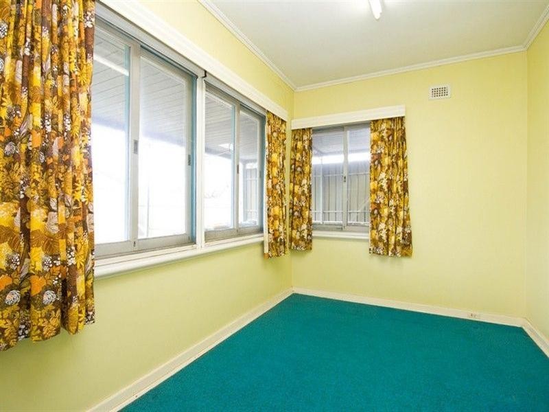 58 Honeyton Street, Seaton SA 5023