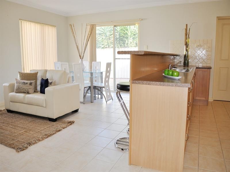 12 Thistle Avenue, Flinders Park SA 5025