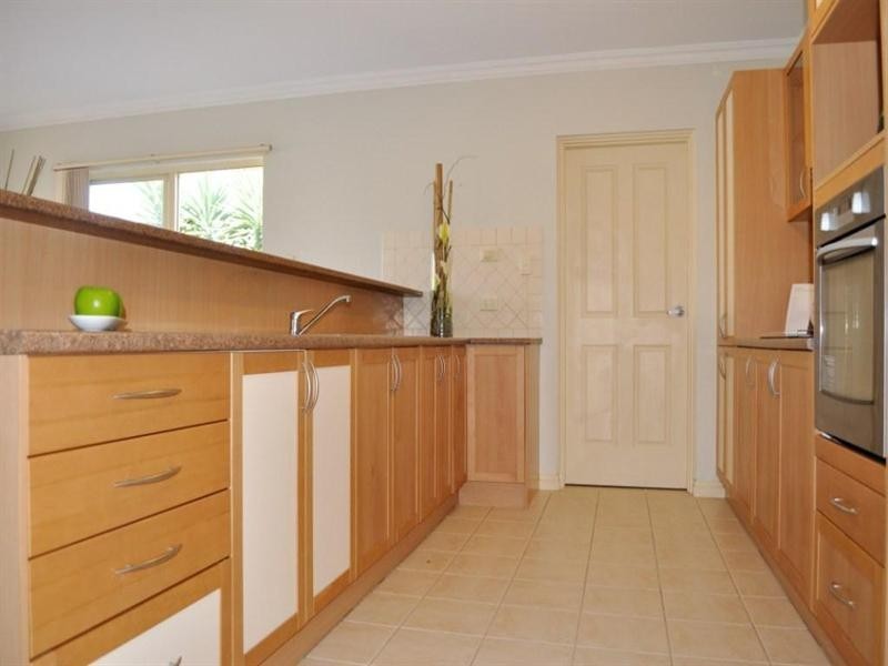 12 Thistle Avenue, Flinders Park SA 5025