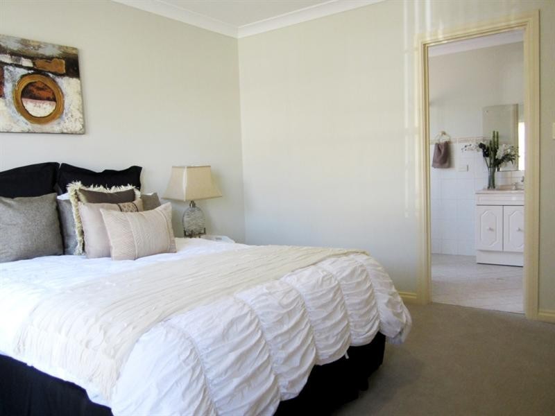 12 Thistle Avenue, Flinders Park SA 5025