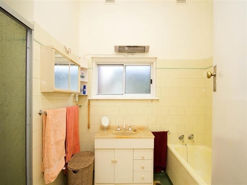 2 Price Weir Avenue, Allenby Gardens SA 5009