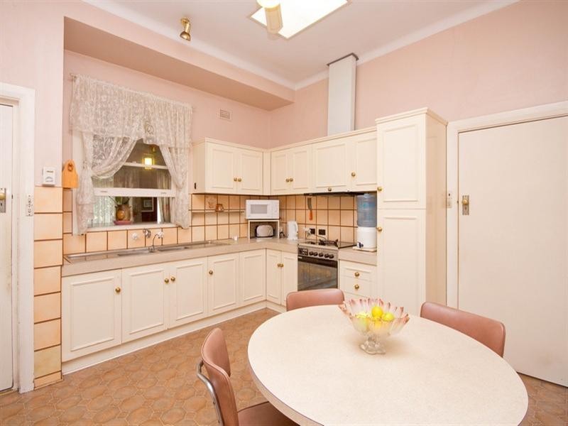 2 Price Weir Avenue, Allenby Gardens SA 5009