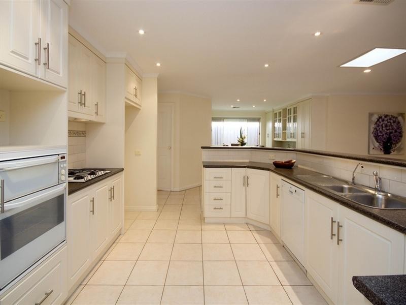 2 Phyllis Court, Wynn Vale SA 5127