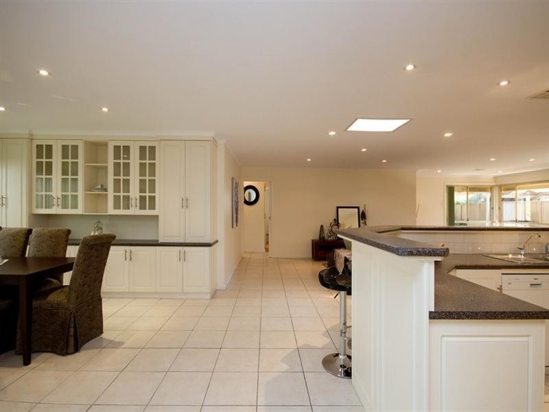 2 Phyllis Court, Wynn Vale SA 5127