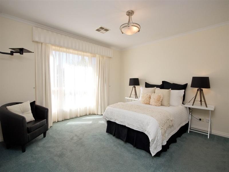 2 Phyllis Court, Wynn Vale SA 5127