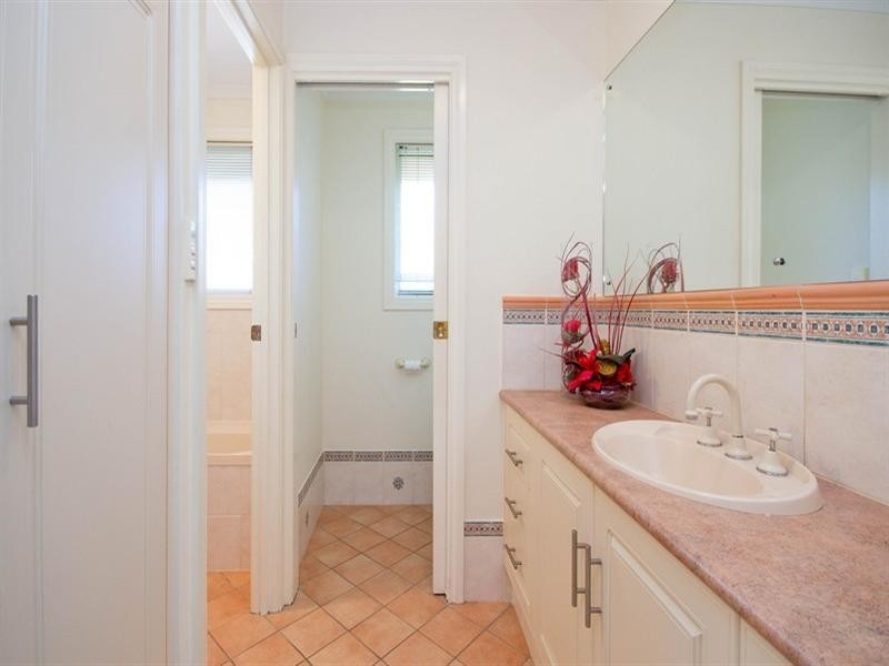 2 Phyllis Court, Wynn Vale SA 5127