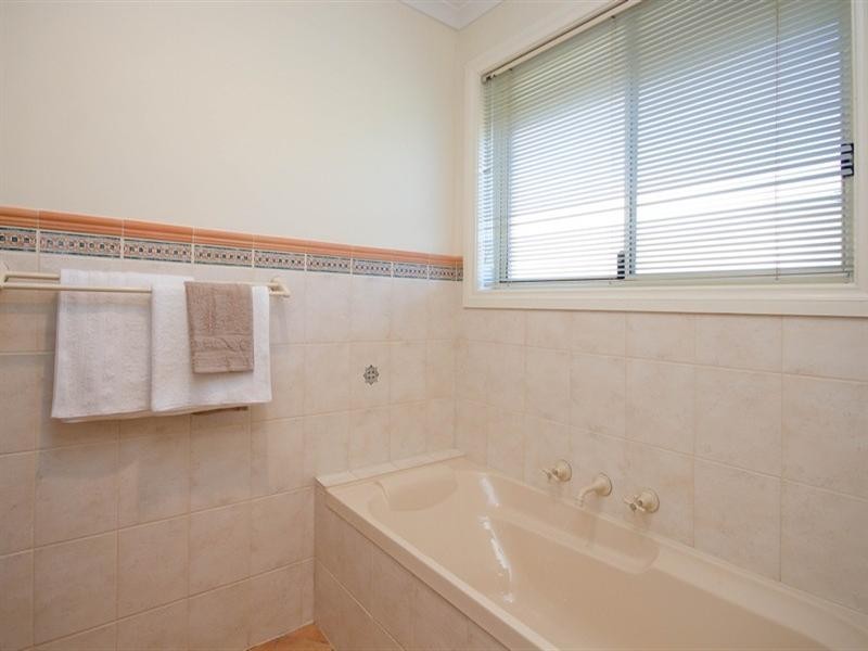 2 Phyllis Court, Wynn Vale SA 5127