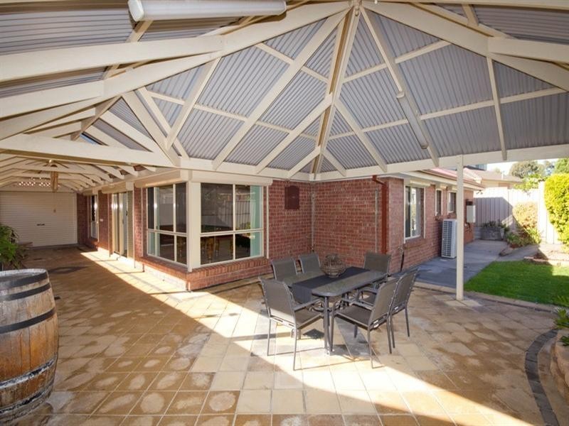 2 Phyllis Court, Wynn Vale SA 5127