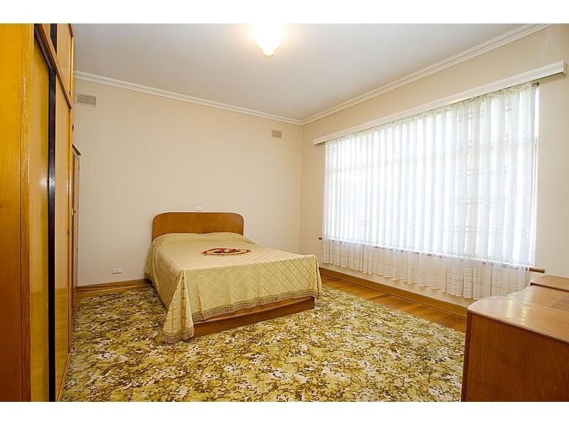 16 Fourth Avenue, Seaton SA 5023