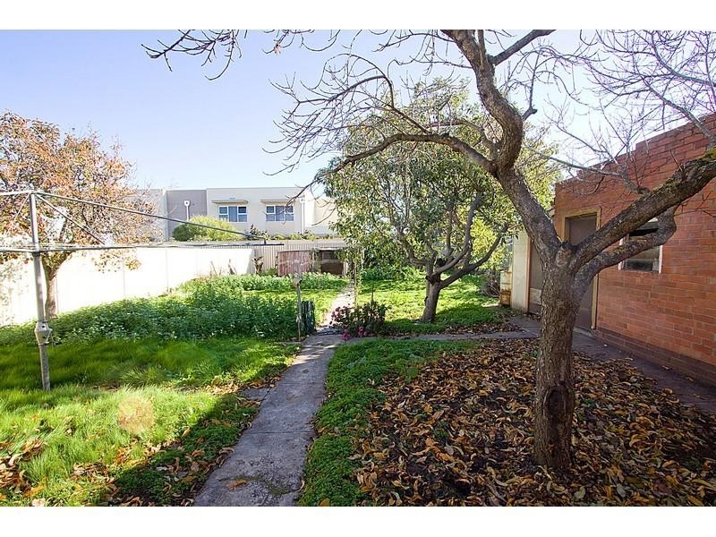 16 Fourth Avenue, Seaton SA 5023