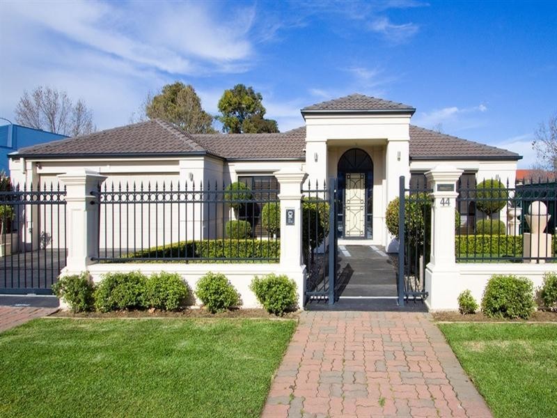 44 Tolley Crescent, Brooklyn Park SA 5032