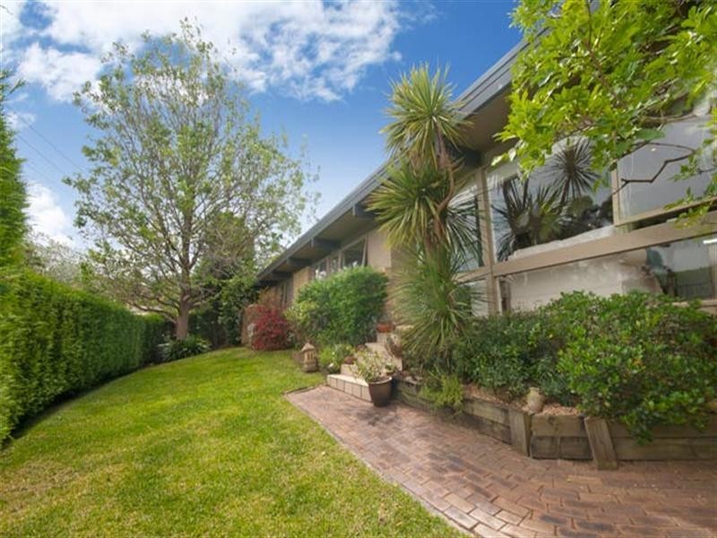 1 Duneba Place, Frenchs Forest NSW 2086
