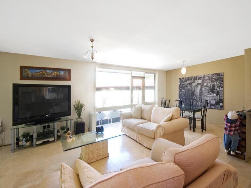 1 Stratford Drive, Belrose NSW 2085