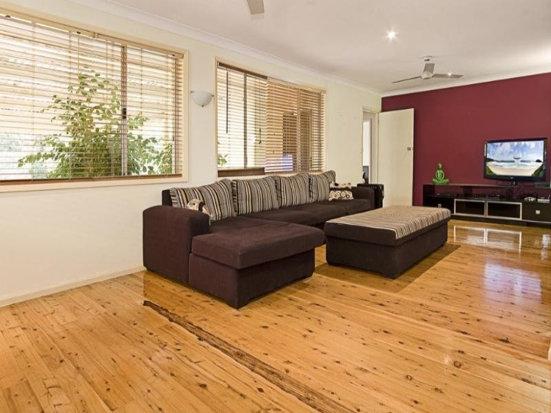 1 Ara Crescent, Narraweena NSW 2099