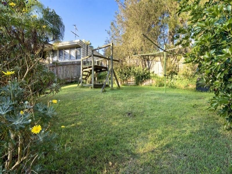 1 Ara Crescent, Narraweena NSW 2099