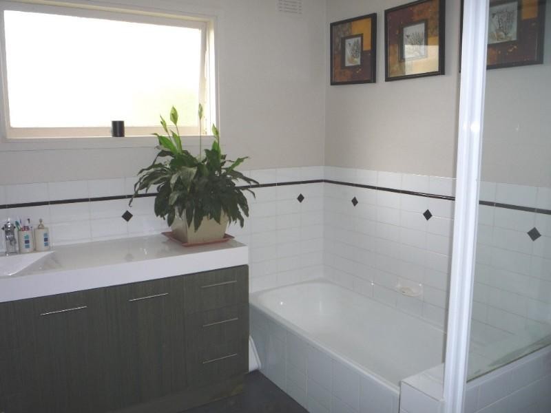 1 Lockhart Place, Belrose NSW 2085