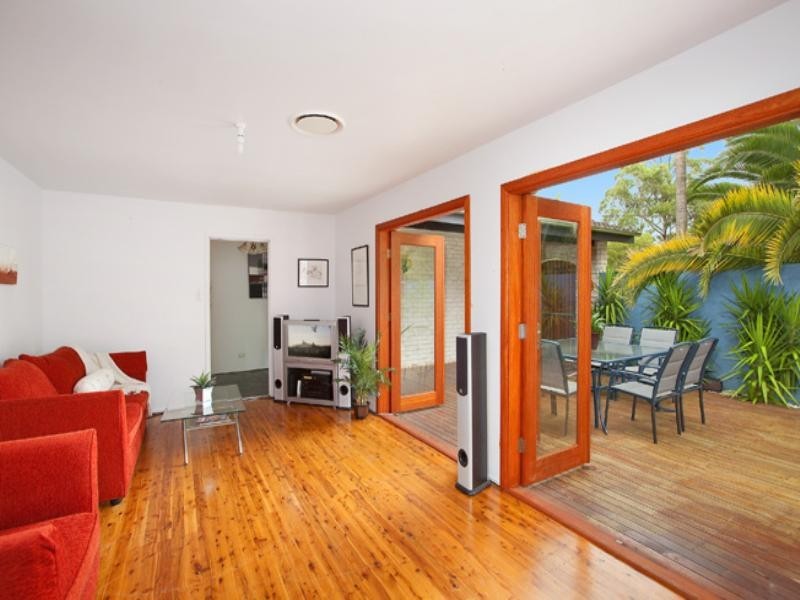 8 Calool Crescent, Belrose NSW 2085