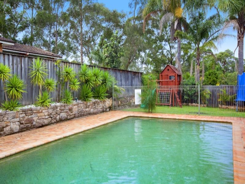 8 Calool Crescent, Belrose NSW 2085