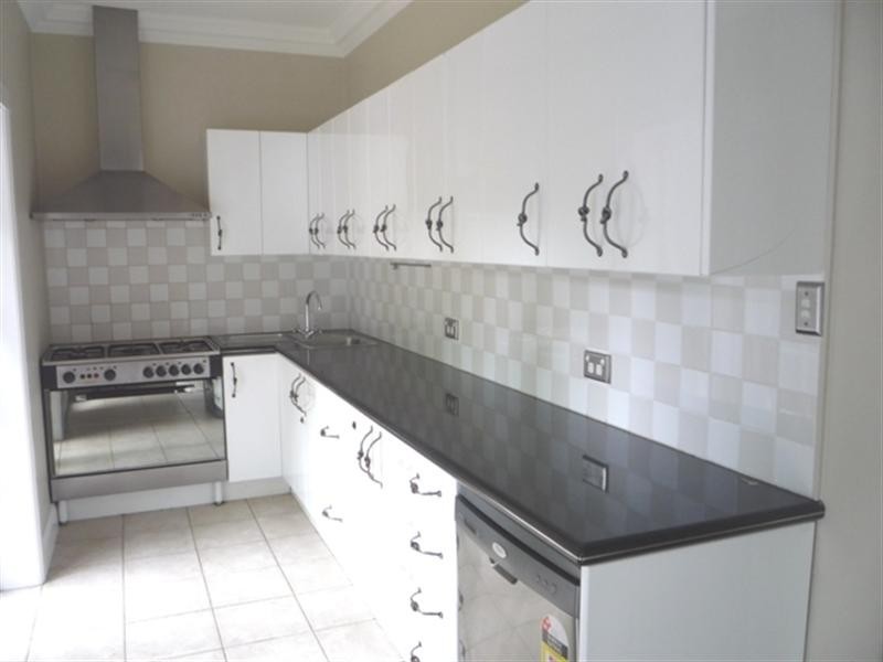 10 Chalmers Avenue, Beacon Hill NSW 2100