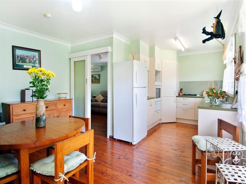 8 Lowanna Street, Belrose NSW 2085