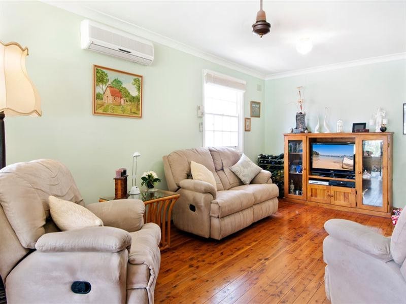 8 Lowanna Street, Belrose NSW 2085