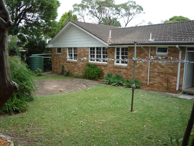 1 Lockhart Place, Belrose NSW 2085