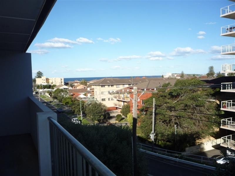 8/35 Park Street, Narrabeen NSW 2101