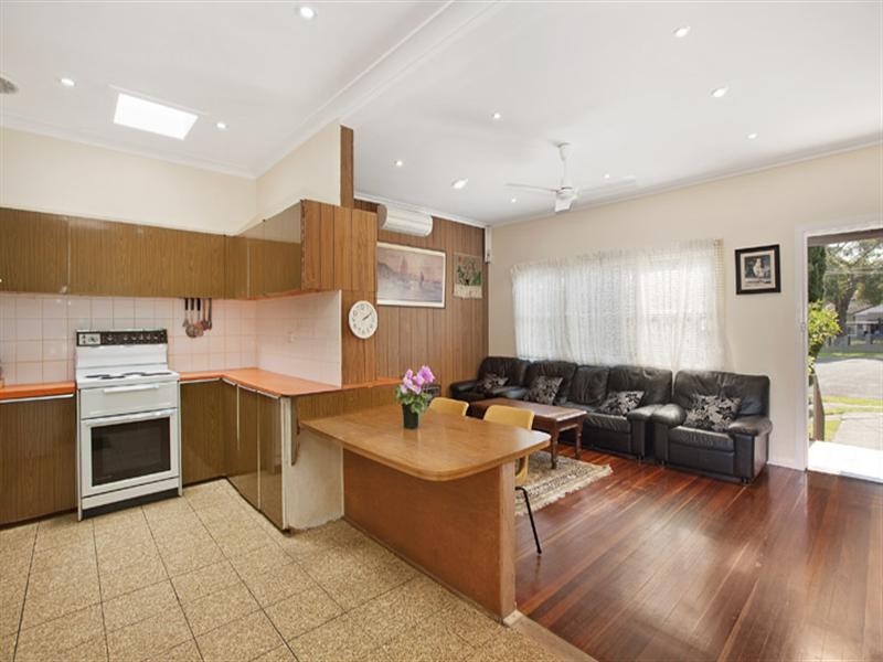 43 Penrith Avenue, Wheeler Heights NSW 2097