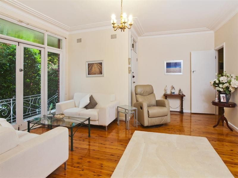 42 Deakin Street, Forestville NSW 2087