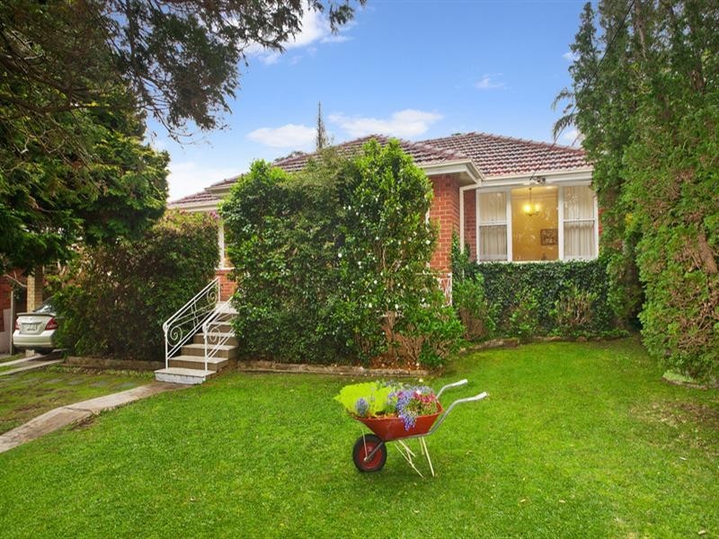 42 Deakin Street, Forestville NSW 2087