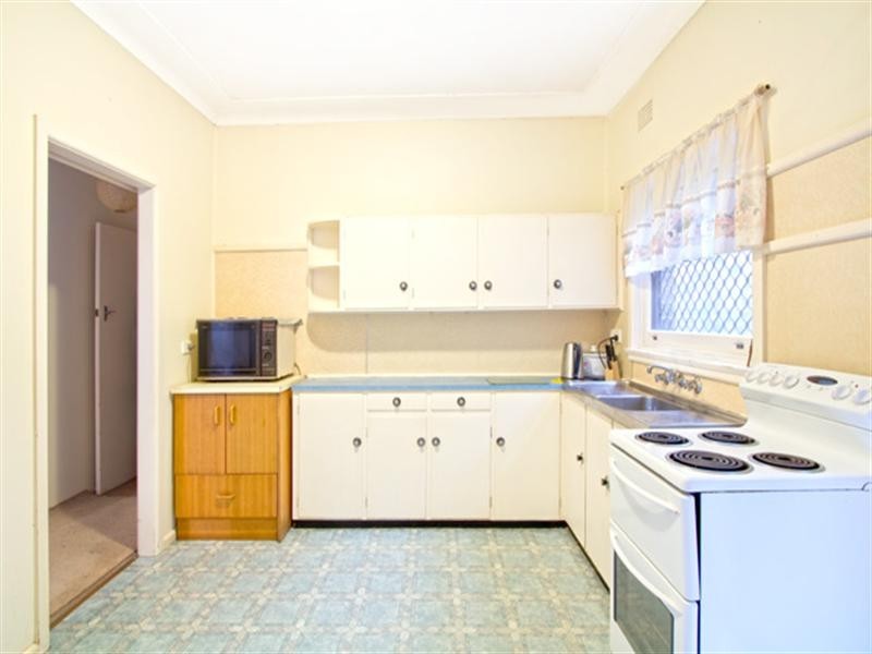 16 Angophora Crescent, Forestville NSW 2087