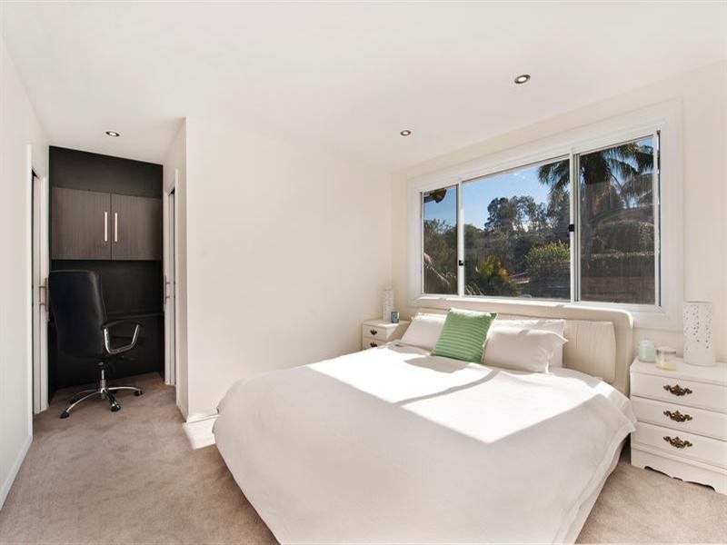 10 Windrush Avenue, Belrose NSW 2085