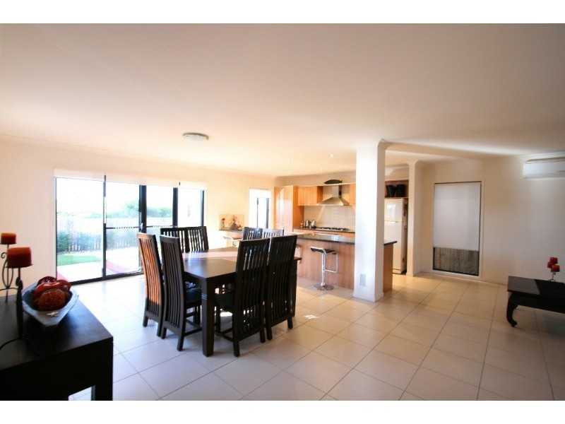 1 Celestial Court, Carina QLD 4152