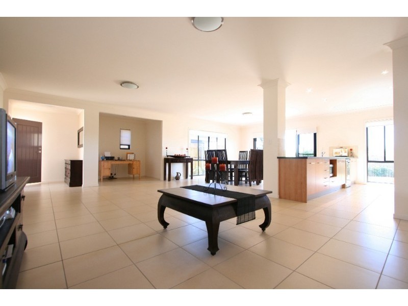 1 Celestial Court, Carina QLD 4152