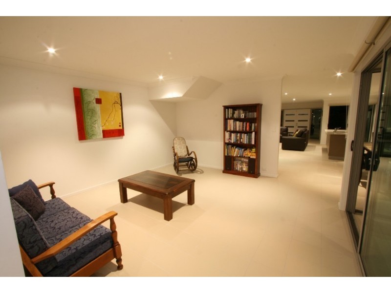 33 Village Circuit, Murarrie QLD 4172