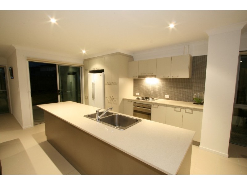 33 Village Circuit, Murarrie QLD 4172