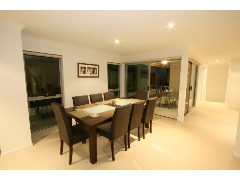 33 Village Circuit, Murarrie QLD 4172