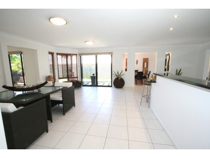 12 Lind Street, Thornlands QLD 4164