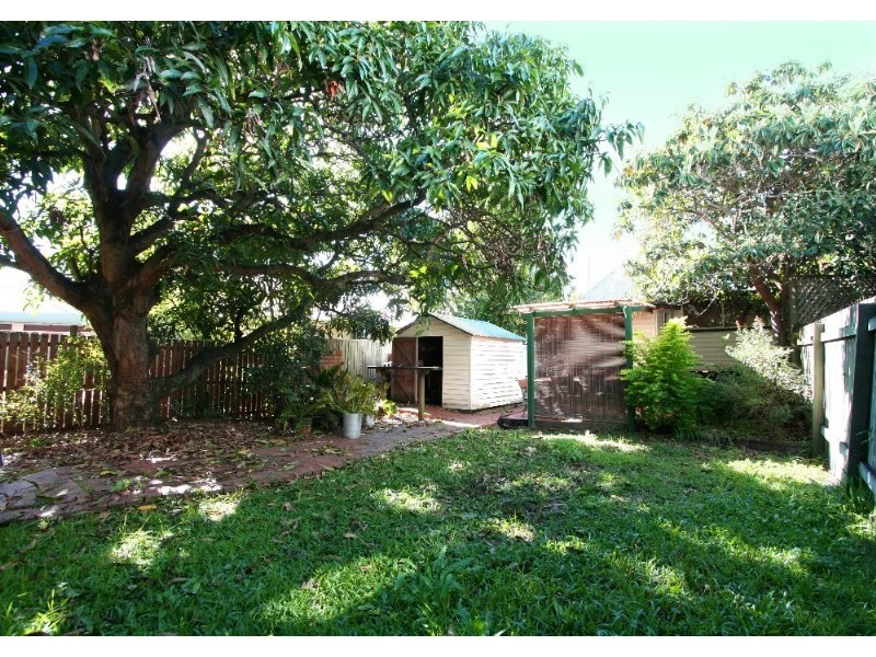 11 Moore Street, Morningside QLD 4170