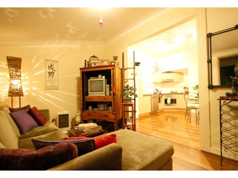 11 Moore Street, Morningside QLD 4170
