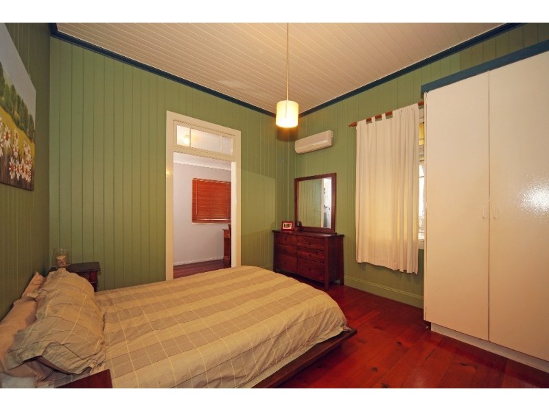 15 Fraser Street, Morningside QLD 4170