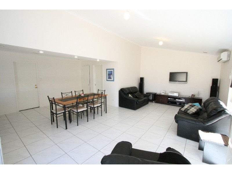 1 Benetti Close, Belmont QLD 4153