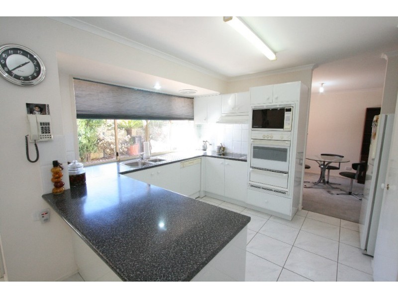 1 Benetti Close, Belmont QLD 4153