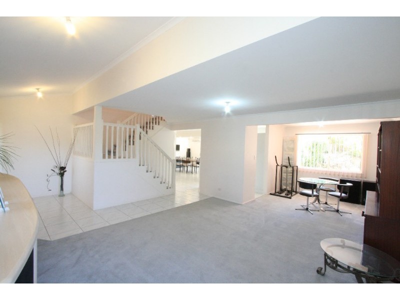 1 Benetti Close, Belmont QLD 4153