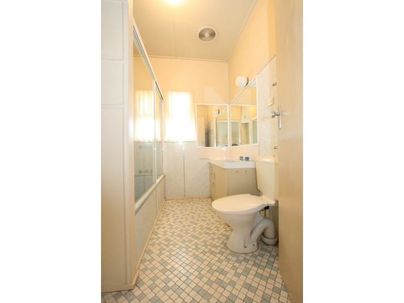 124 Junction Road, Morningside QLD 4170