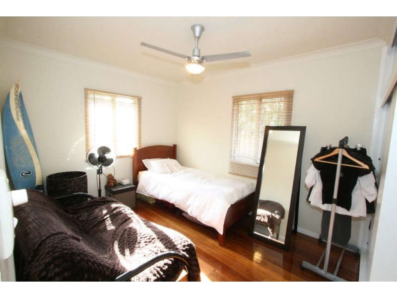 4 Ludwick Street, Cannon Hill QLD 4170